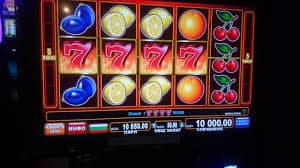 Golden88 Live Casino Baccarat Roulette Myanmar MMK HD Stream
